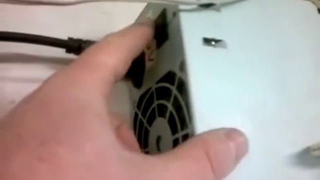 Как подключить автомагнитолу 12В через 220В. Самый простой способ. смотреть онлайн