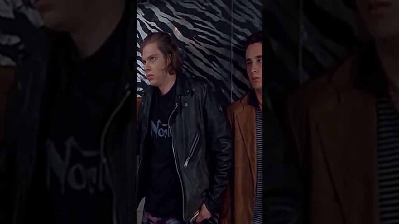 Пуля. Сильный момент #shorts #shortsvideo #bullet #пуля смотреть онлайн