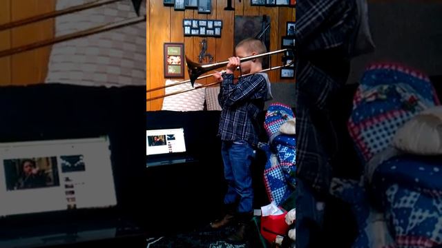Sean playing Vivaldi winter on trombone смотреть онлайн