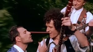 Queen - Breakthru (Official Video Remastered)