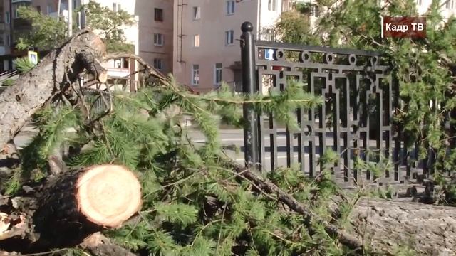 Асбест: устранением последствий урагана занимаются аварийные бригады. смотреть онлайн