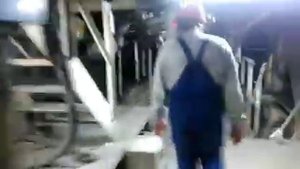 Как работает машина по прокладыванию тоннелей метро в Москве.