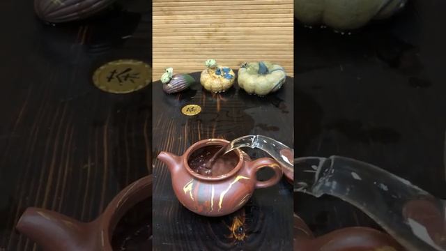 Чайник # 18141, исинская глина, 308 мл./Teapot # 18141, yixing clay, 308 ml.