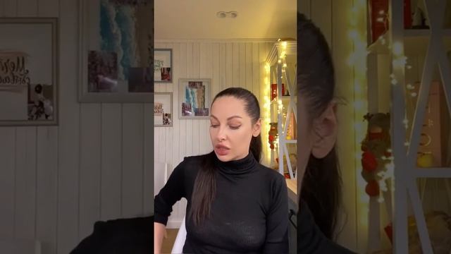 Слово "женщина" запретили в Америке. Оскорбительный намек на половую принадлежность. смотреть онлайн