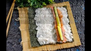 Роллы с копченым лососем, огурцом и сливочным сыром: вкусная закуска своими руками!