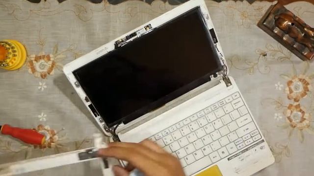 Cara Mengganti LCD Acer Aspire One Happy/Happy 2 | Replacement LCD смотреть онлайн