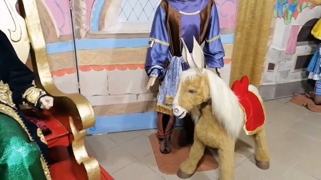 Выставка движущихся восковых фигур из сказок. Обзор для детей. Лучшие детские сказки. смотреть онлайн