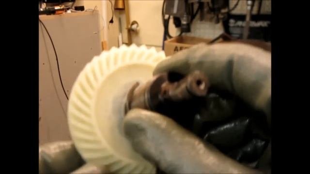 Ремонт Электропилы(ТРЕСК ПРИ РАБОТЕ ). Замена шестерни 2.Repair Of The Electric Saw Gear Replacemen