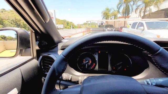 TOYOTA HILUX CONQUEST 2023 TURBO DIESEL 4X4 0KM COM ACC E CÂMERA 360 DETALHES DO INTERIOR смотреть онлайн