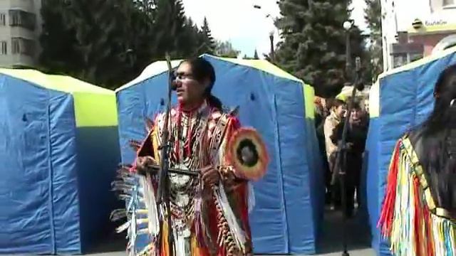 Индейцы на празднике города