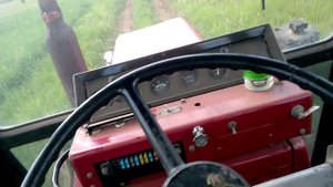 как трогаться с места на тракторе.