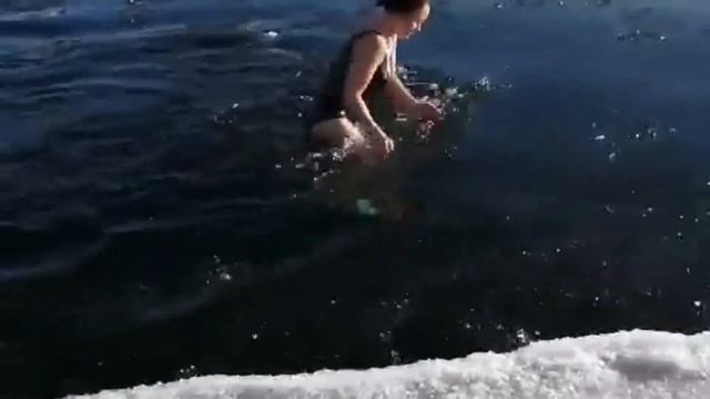 Купаемся в Иркутске. Январь 2020г. смотреть онлайн