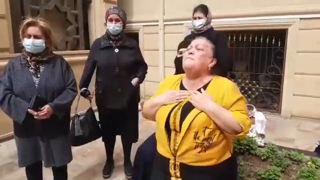 Məhbus ANALARI Prokurorluğun qarşısında etiraz edirlər! 28.04.2021 смотреть онлайн