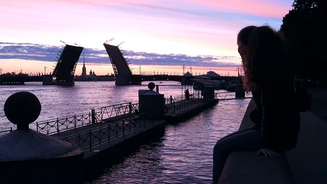 Белая ночь, развод мостов в Санкт Петербурге смотреть онлайн