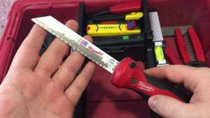 Инструмент электрика (кейс KETER)