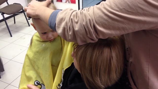 первая стрижка малыша смотреть онлайн