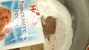 Морковный пирог с клюквой и грецкими орехами