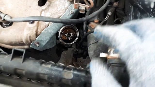 Замена масляного фильтра Пежо 307 2002г 1.6 смотреть онлайн