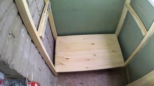 Простой деревянный шкаф-этажерка на балкон. Дорабатываем: вместительный и прочный!