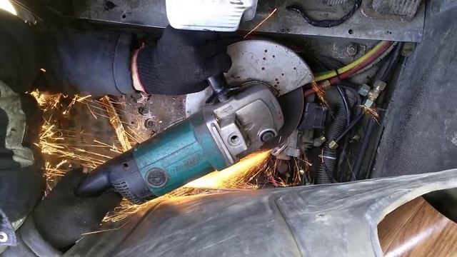 Не хочет откручивать мы по хорошему тормозной кран international берём силой :))) смотреть онлайн