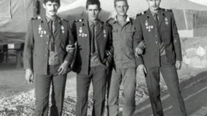 Уезжают домой дембеля. Служба в Советской армии.