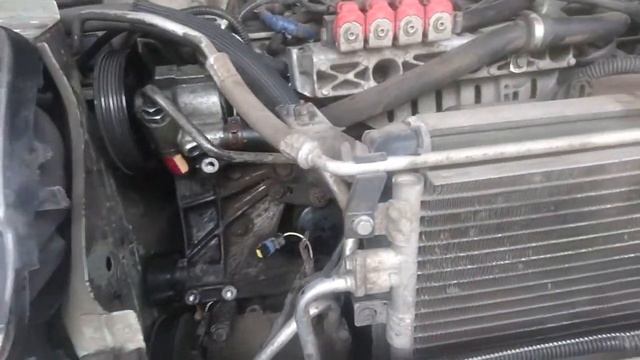 Рено Симбол. Как снять генератор. 16 кл мотор смотреть онлайн