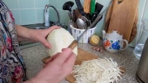 Удобый нож для шикновки капусты