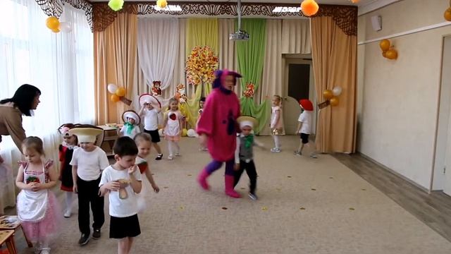 "Приключения в осеннем лесу" смотреть онлайн