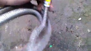 Железный шланг к газовому котлу