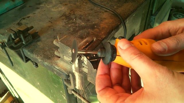 Как сделать зенкер по дереву | How to Countersink a Wood Screw смотреть онлайн