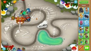 Чемпанзе на карте Русло реки - Bloons TD6