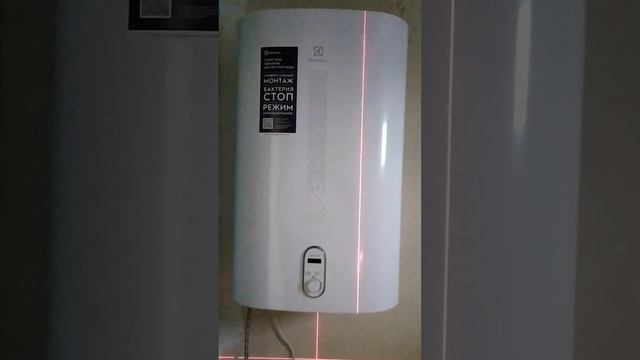 Смонтировали систему водоснабжения, от накопительной системы в виде двух бочек по 200литров. смотреть онлайн