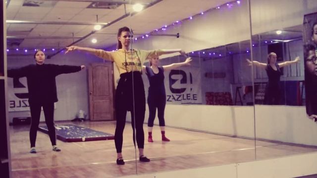 Смешарик )) Танцы. Тренировка. Прикол. смотреть онлайн