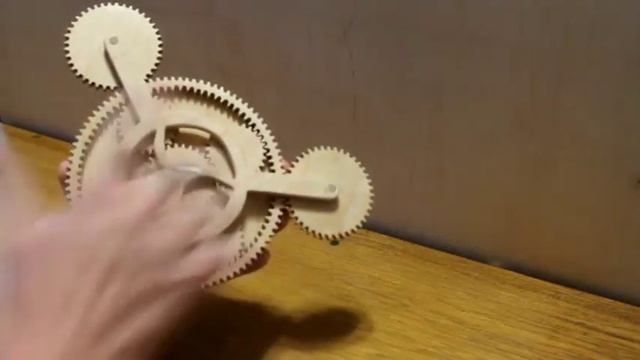 выпиливаем лобзиком. фоторамка. шестеренчатый механизм. смотреть онлайн