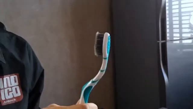 Как правильно очистить чехол Skinarma с вышивкой от загрязнений / How to clean embroidery case смотреть онлайн