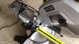 Máy cưa trượt ryobi EMS305RG