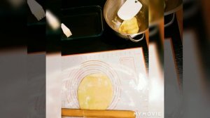 Слоёный пирог с яблочным повидлом.