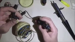 Как сделать штекер к прикуривателю для фонарика своими руками