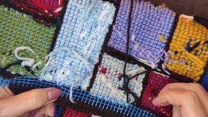 Коврик на строительной сетке, крючком для нукинга. Завершение начатого процесса .          II часть