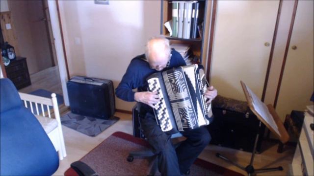 VALSSI MENNEILTÄ AJOILTA SAKKE ja KOUVOLAN KUNINGASMALLI смотреть онлайн