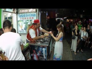 Волкин стрит Паттайя-эпицентр ночной тусовки./Walking Street