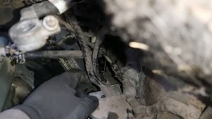 как поменять главный цилиндр сцепление volkswagen caddy 2006