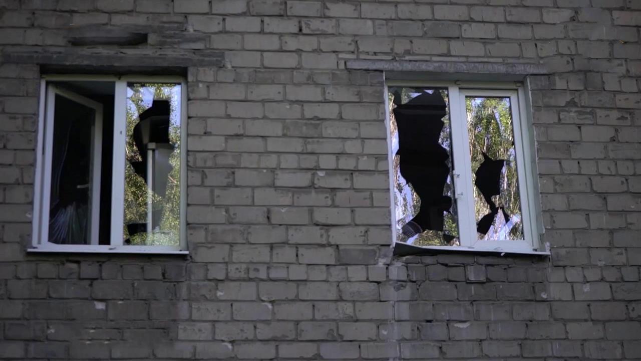 Украинские войска продолжают артиллерийские атаки на населенные пункты Донбасса