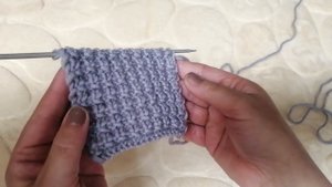 Узор спицами. узелки со снятыми петлями.