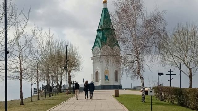 Красноярск. Вид с Караульной горы. Часовня Параскевы Пятницы
