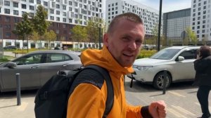 Почему электрики носят короткие штаны?