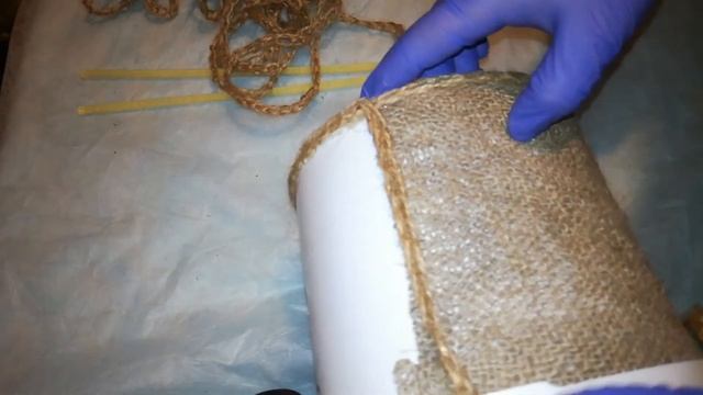Делаем кашпо для цветов сами, декор кашпо с использованием мешковины и шпагата. часть 3.