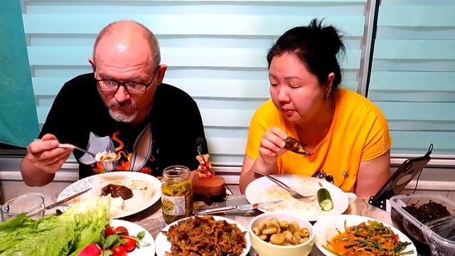 Мукбанг Корейские вкусняшки на турецком балконе. Кади ча, Шпинат по корейски, Баклажаны и т.д.