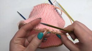 Двойная горловина спицами! Резинка 1 на 1 спицами для свитера! Для новичков)