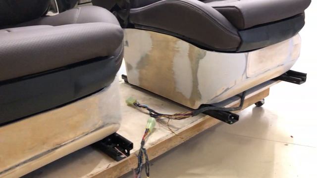 Разобрали салон НОВОГО микроавтобуса. И собрали заново. Замена ВСЕХ сидений в HYUNDAI GRAND STAREX! смотреть онлайн